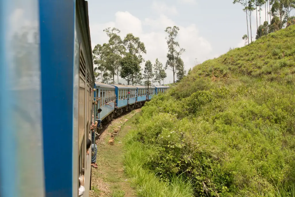 Zugfahrt durch die Teeberge nach Kandy