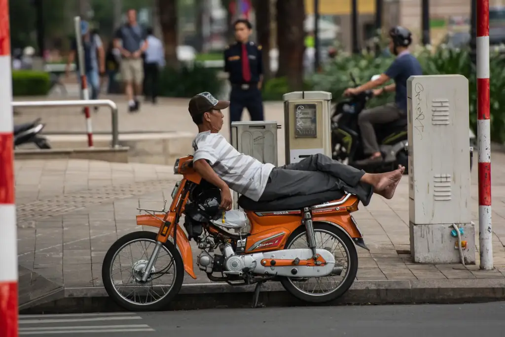 Nickerchen auf dem Moped