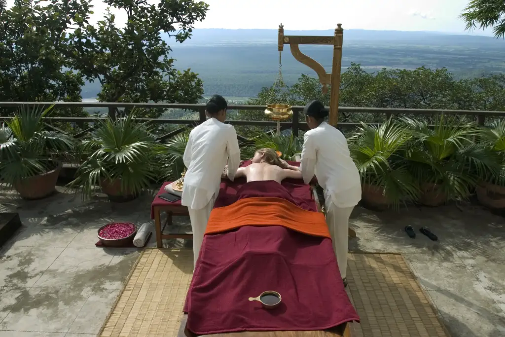 Ayurveda-Behandlung im Freien