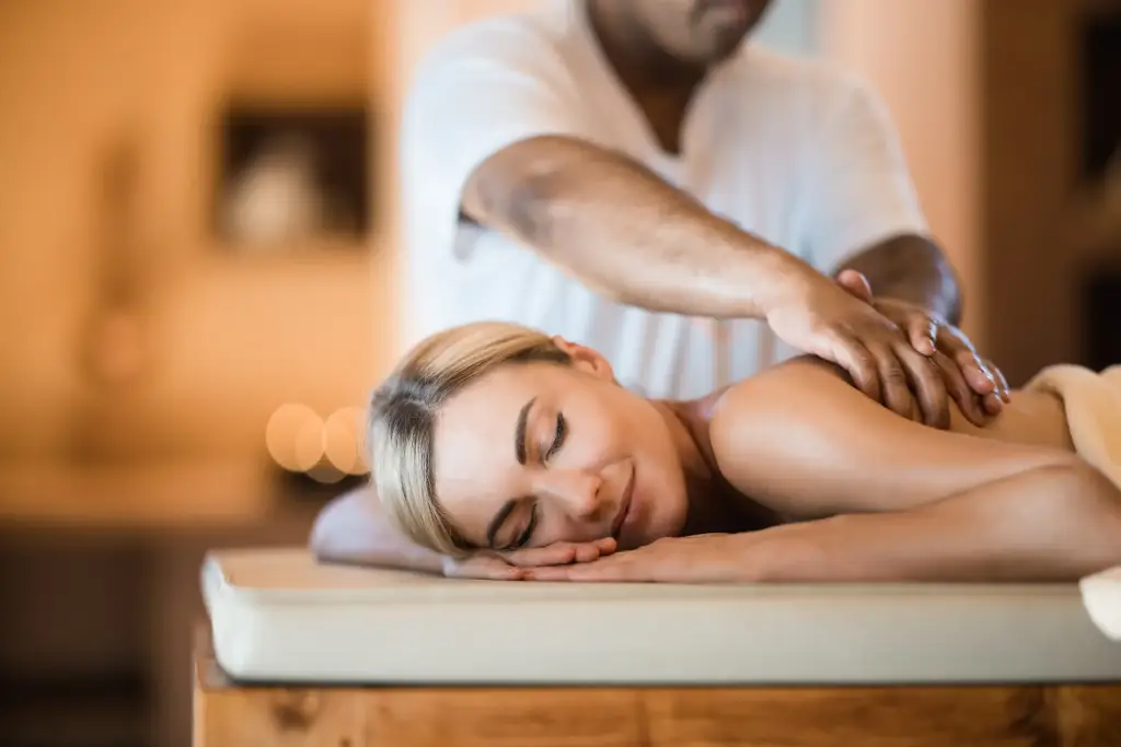 Abhyanga Massage Engel Ayurpura