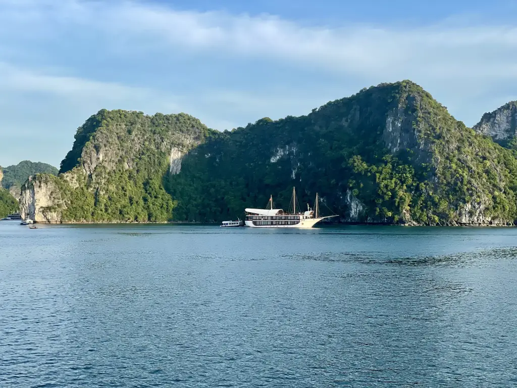die Berühmte Halong-Bucht im Norden Vietnams