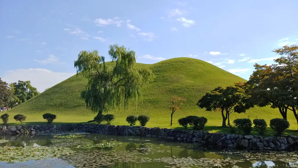 Tumuli, Gyeongju