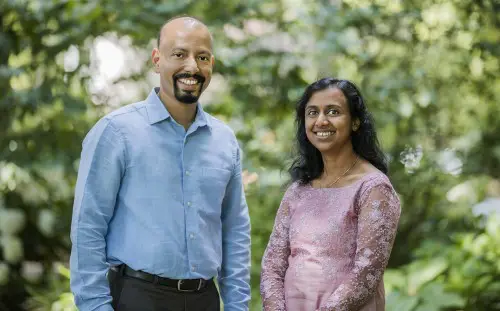 Ayurveda-Spezialisten Ansheena Davis Thekken und Sajan Joseph Vadakkan Simon