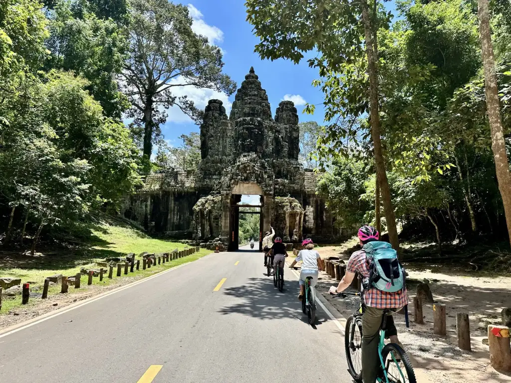 Velo-Tour durch die Angkor Anlagen