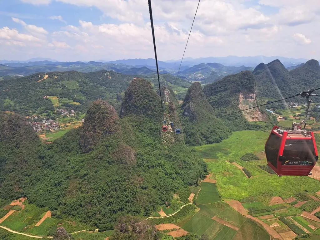 Fahrt mit der Seilbahn zum Ruyi Peak