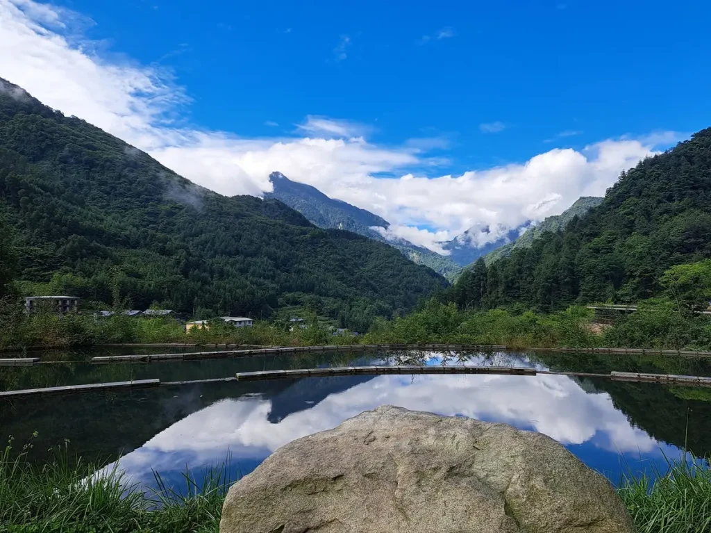 die wunderschöne Berglandschaft in Wolong