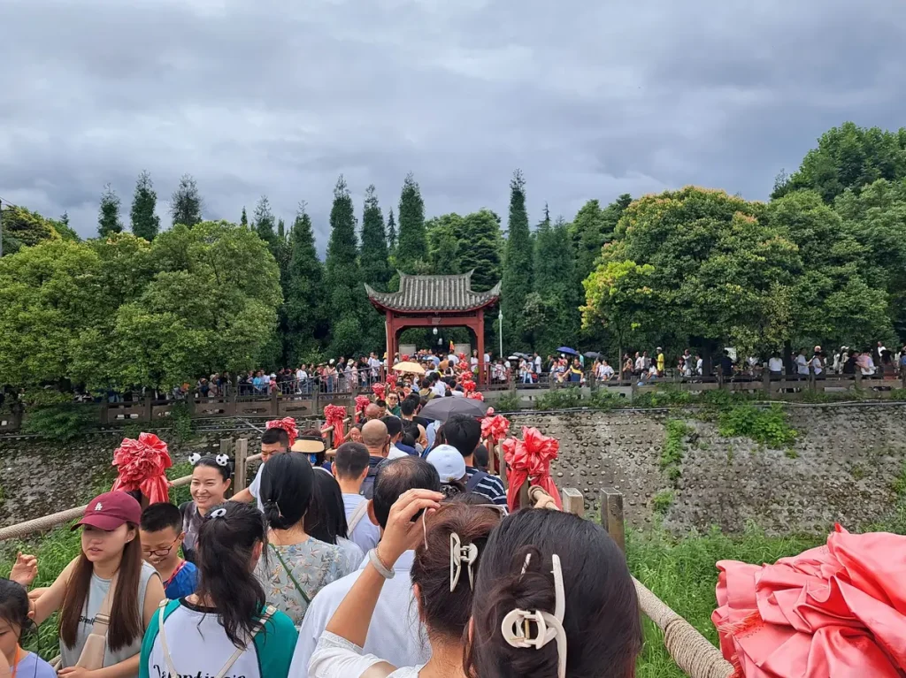 eine Hängebrücke bei Dujiangyan