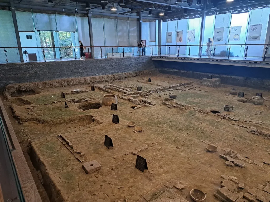 archäologische Fundstätte im Du Fu Museum