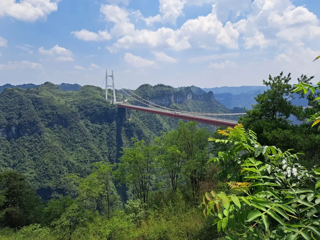 die Aizhai-Hängebrücke