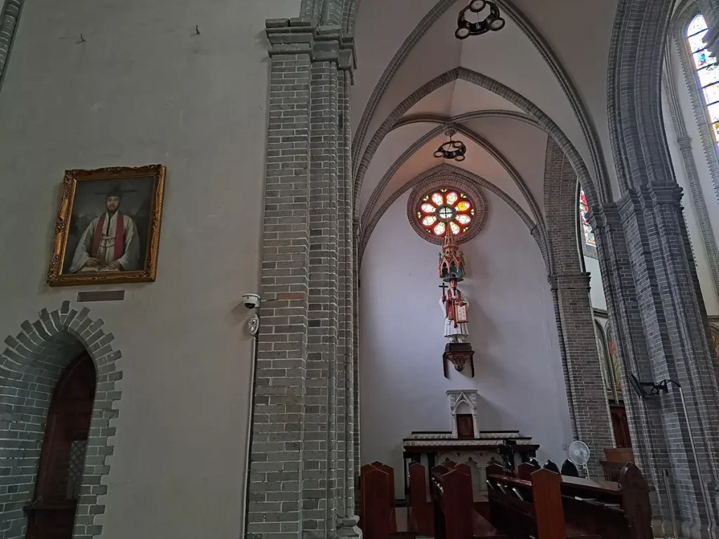 Besuch in der Myeongdong Kathedrale in Seoul