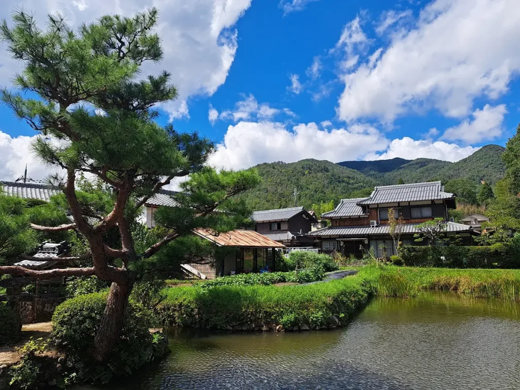 Das idyllische Dorf wo Schwertschmied Masahiro wohnt und arbeitet.