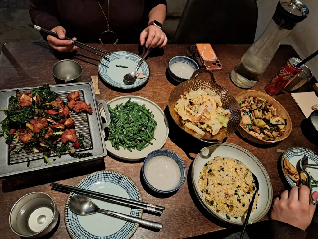leckere Gerichte aus der Yunnan-Küche