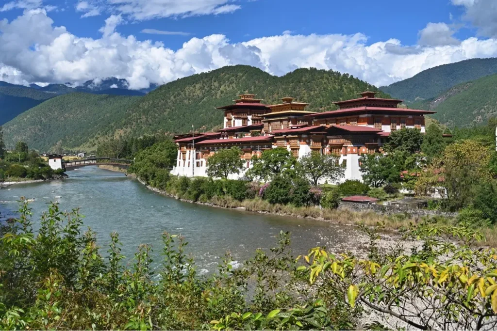 Der Dzong ist tatsächlich einer der schönsten, die wir bislang gesehen haben