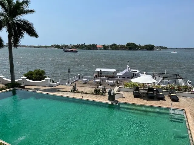 Sicht auf die Hafeneinfahrt von meinem Stammhotel «Brunton Boatyard»