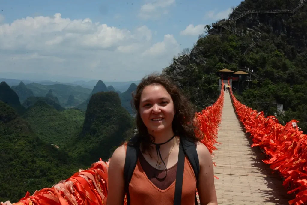 auf der Hängebrücke des Ruyi Peaks