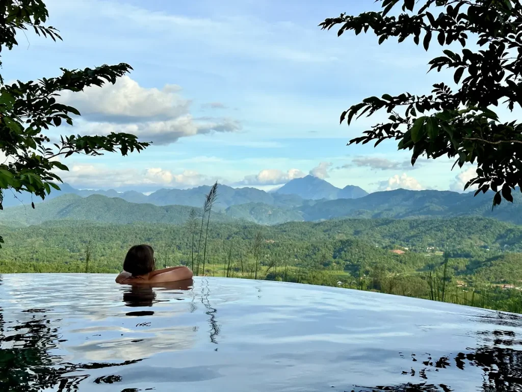 Traumhafte Aussicht vom Pool.