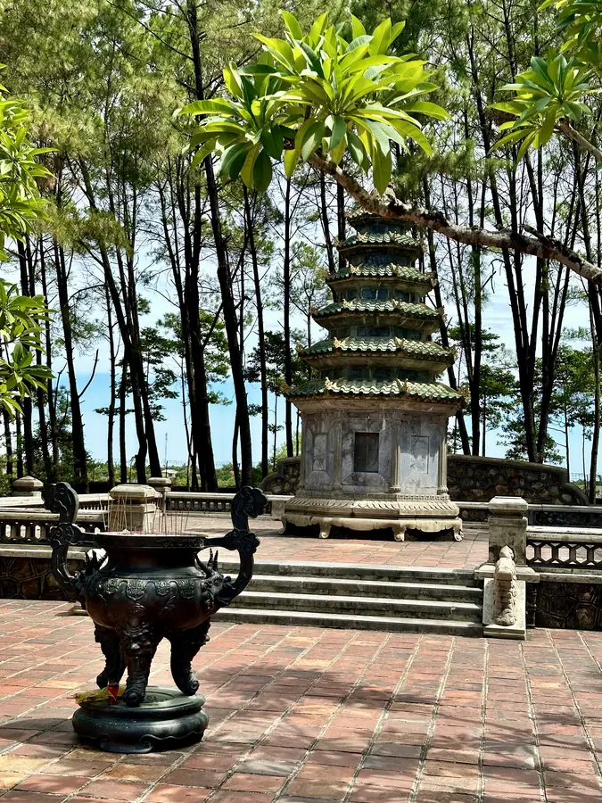 Das Grab des Mönchs Thich Don Hau – ein bekannter Vorsteher der Thien Mu-Pagode.