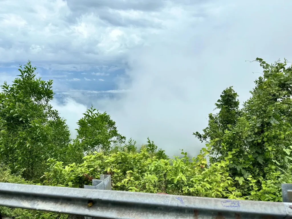 Die Wolken ziehen auf.