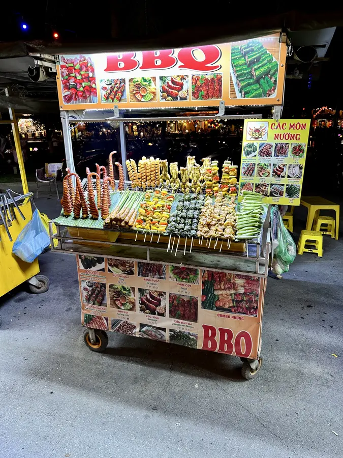 Überall gibt es Streetfoodstände.