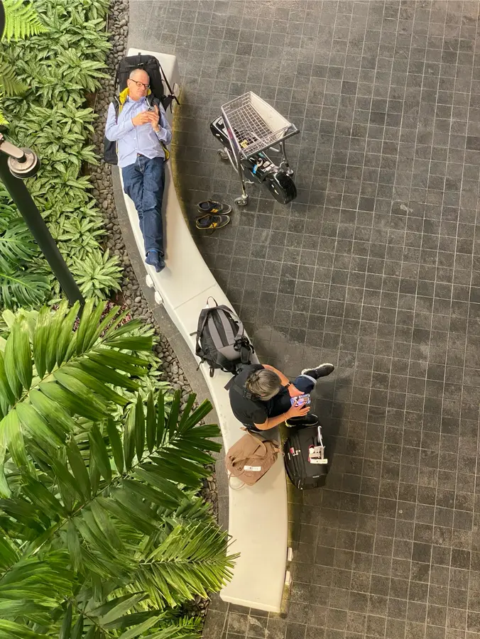 Ausruhen in der Gartenanlage in Doha