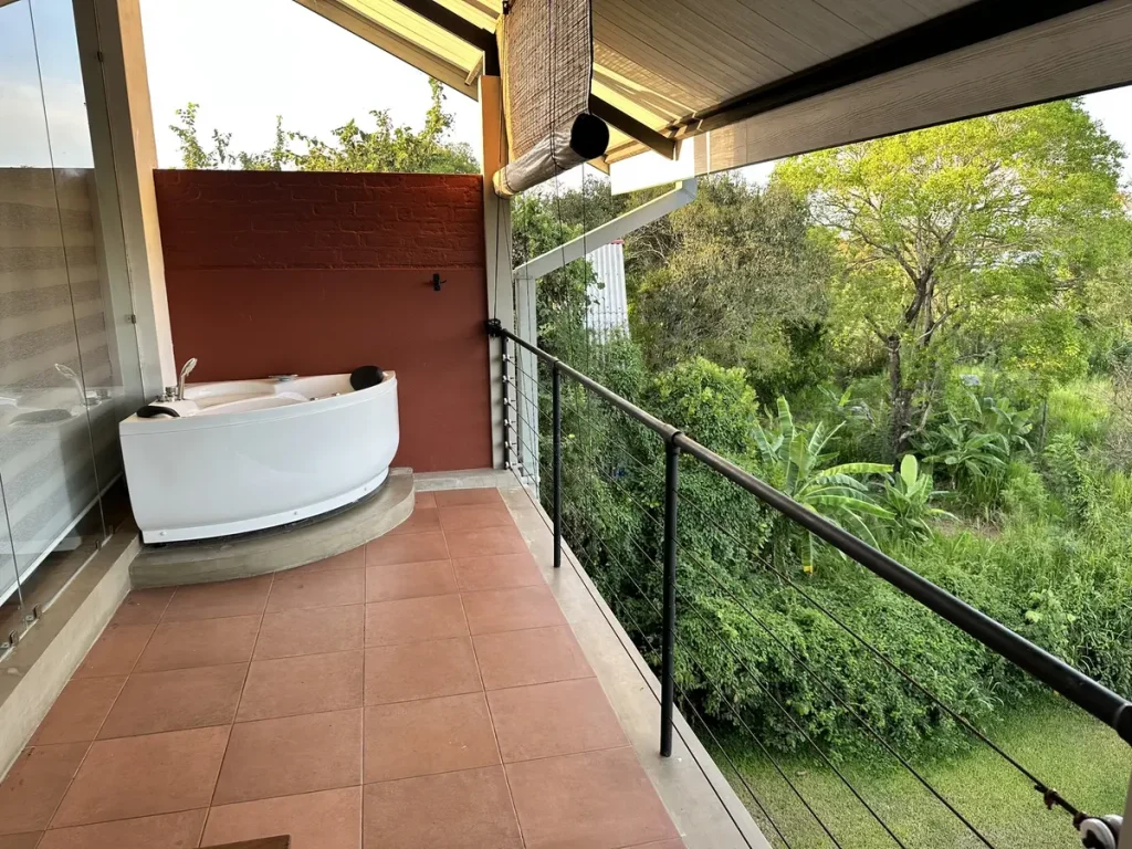 Zimmer mit Aussen-Wanne