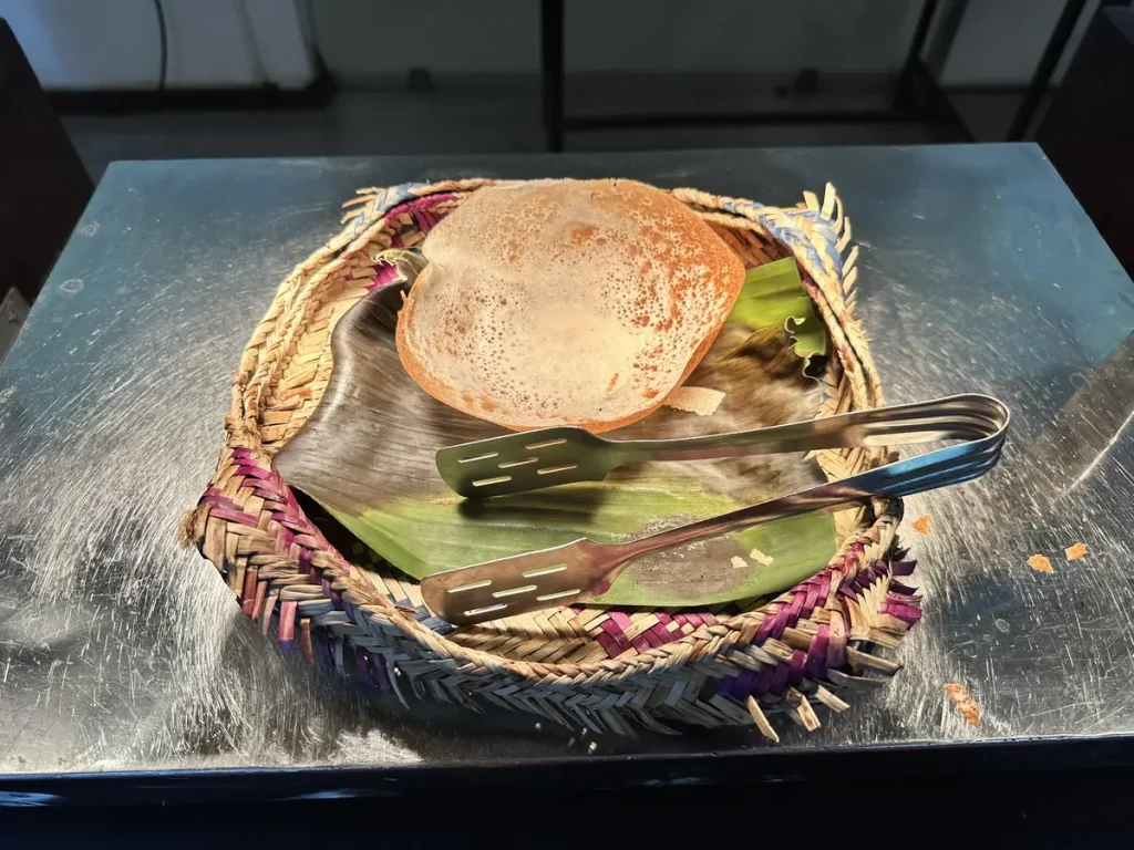 «Hoppers» - mein Lieblingsgericht, egal ob mit einem Ei gefüllt, Gemüse oder zum Frühstück mit einer Banane - unwiderstehlich gut!