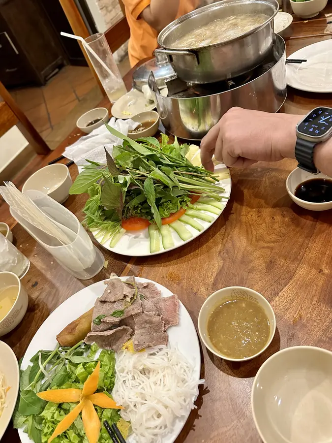 Hot Pot und Frühlingsrollen.