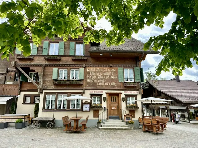 Posthotel Rössli - ältestes Gasthaus in Gstaad – Baujahr 1845