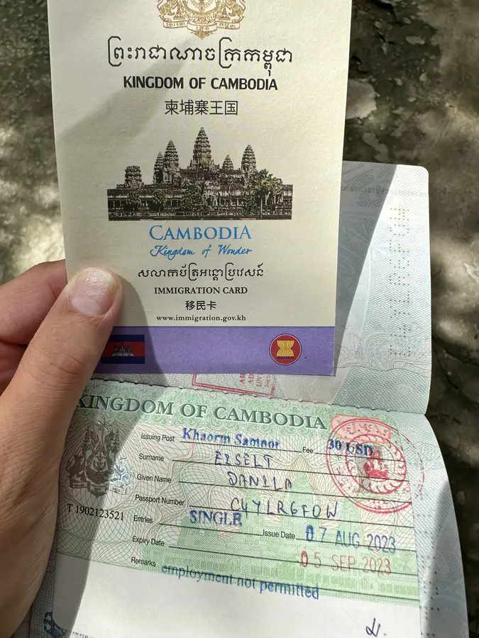 Visa on arrival - für 35 USD, Fingerabdrücke und Foto.