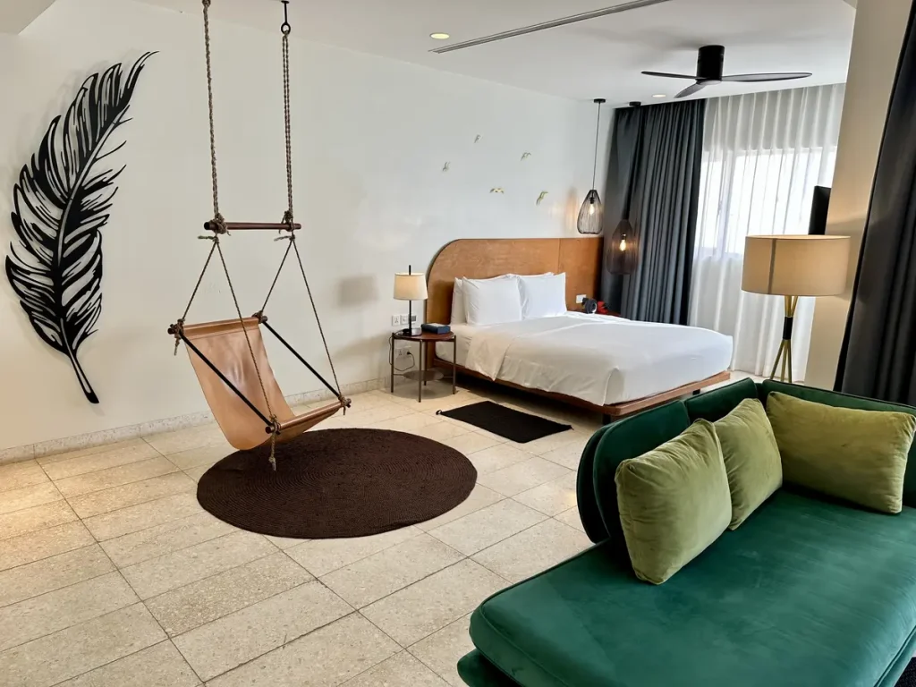 Unser schönes Zimmer im Hotel Aviary in Siem Reap - nahe am Zentrum gelegen.
