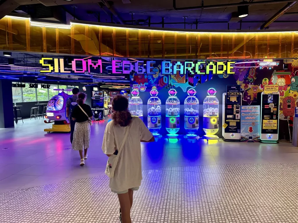 Die pulsierende Metropole Thailands besticht durch ihren ganz besonderen Charme mit einer faszinierenden Mischung aus traditioneller Kultur und Moderne.