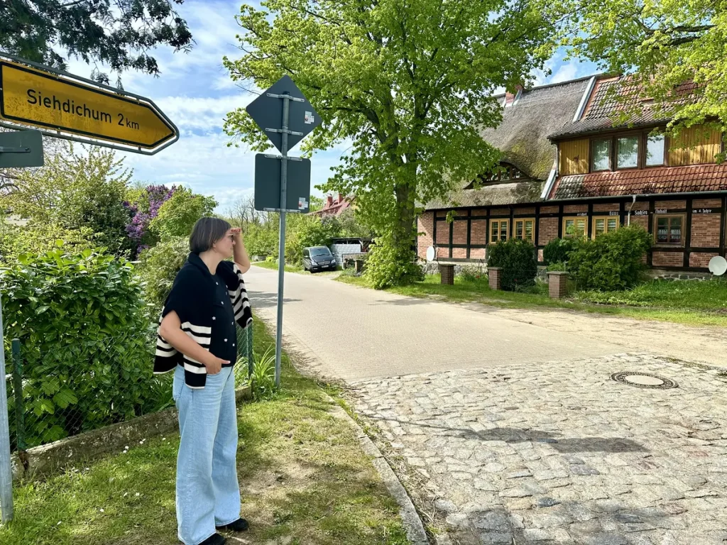Im Dorf.