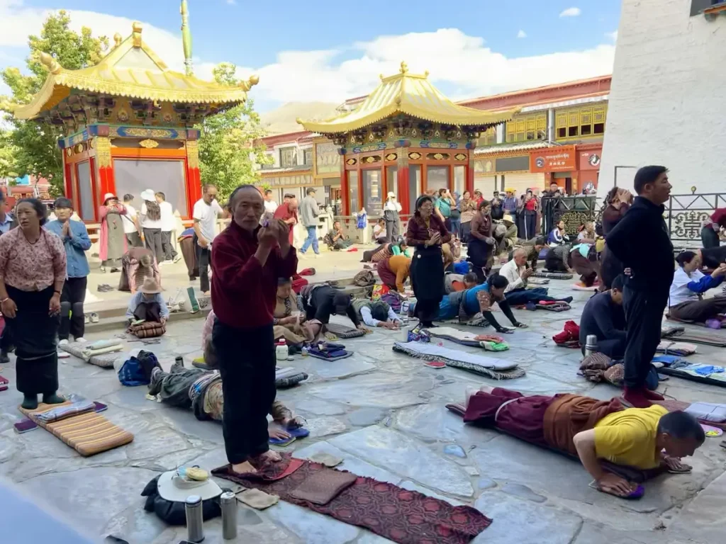 Pilgerer beim Jokhang