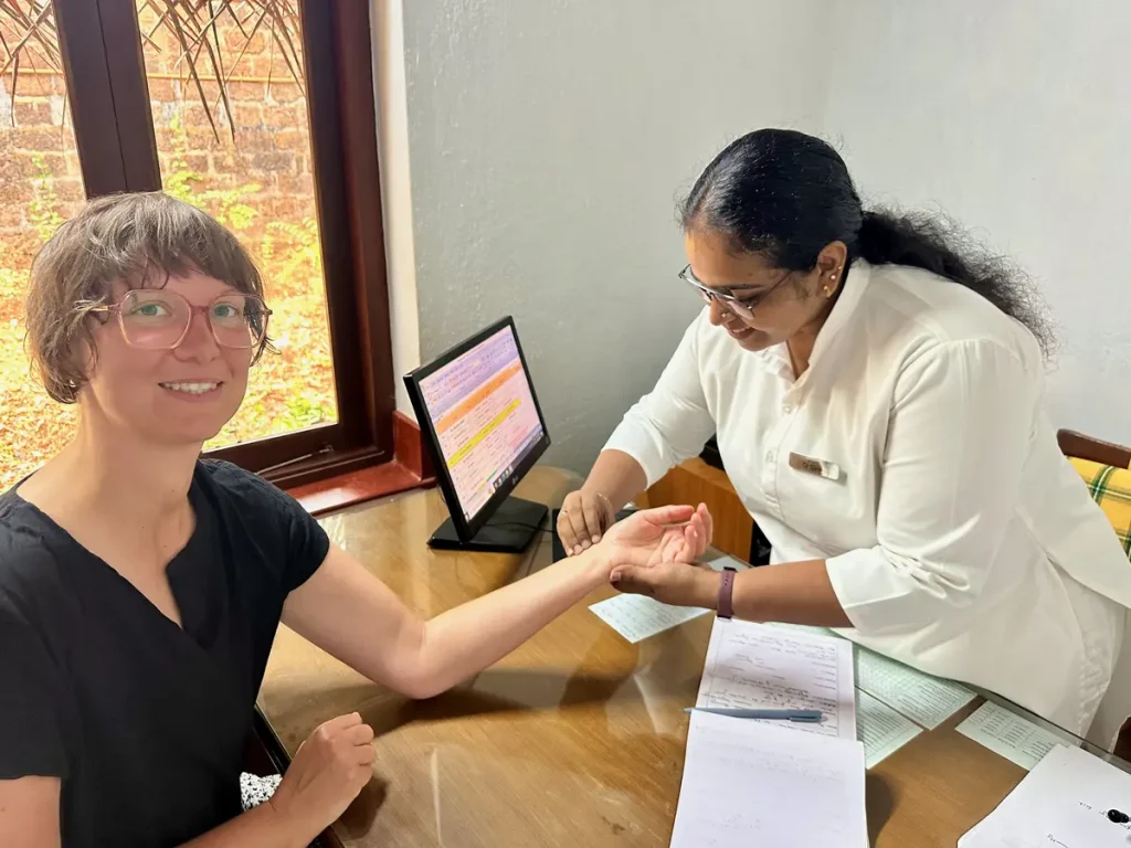 Erstkonsultation bei der Ayurveda-Ärztin Dr. Bimi
